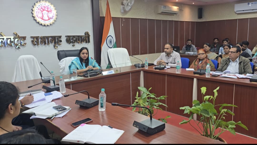 🚨📚 सुरक्षा और भविष्य सर्वोपरि! छात्रावासों में बच्चों की सुरक्षा को लेकर कलेक्टर श्रीमती जयति सिंह सख्त, अनाधिकृत प्रवेश पर तत्काल कानूनी कार्रवाई के निर्देश