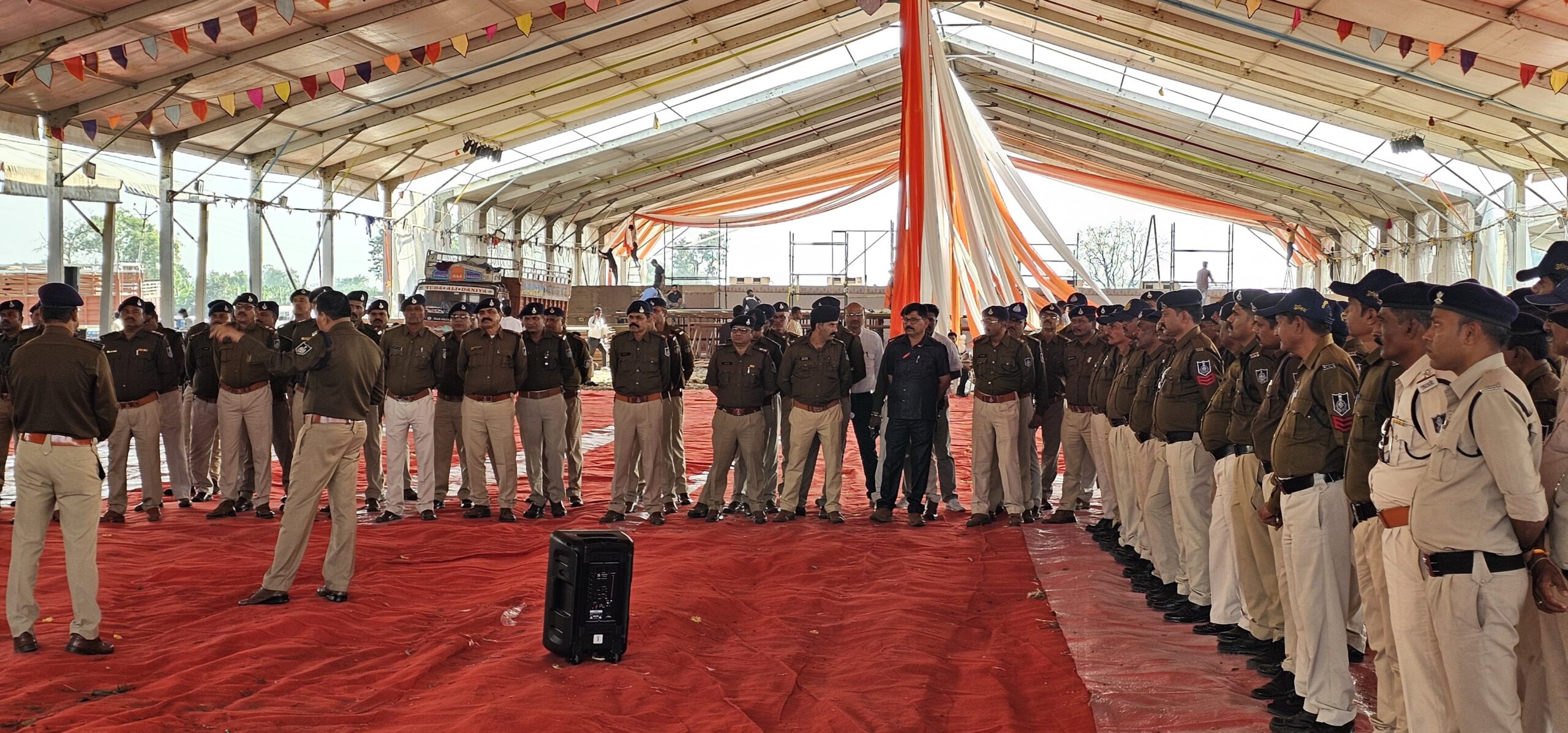 🚁🚨 मुख्यमंत्री के दौरे से पहले सुरक्षा चक्र! बड़वानी के मोरतलाई में पुलिस विभाग की व्यापक रिहर्सल, SP जगदीश डावर ने कमान संभालकर तैयारियों को दिया अंतिम रूप