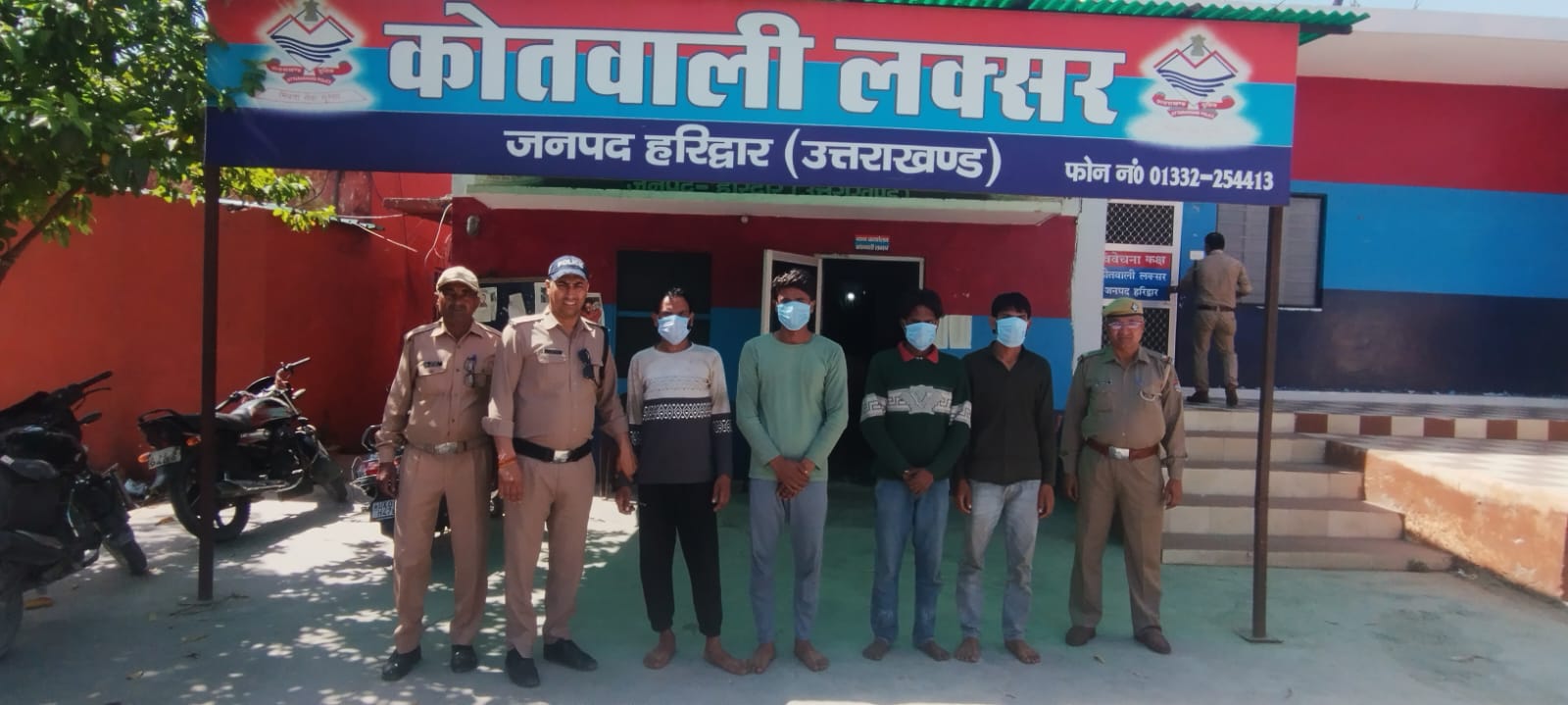 शीशम व नीम के पेड़ काटकर चोरी करने वाले 4 आरोपी पुलिस ने किया गिरफ्तार